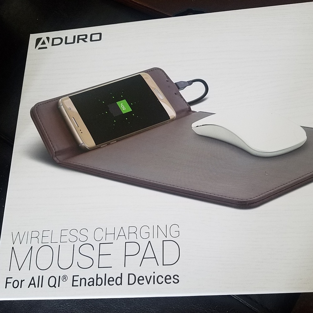 Wireless charging mouse pad